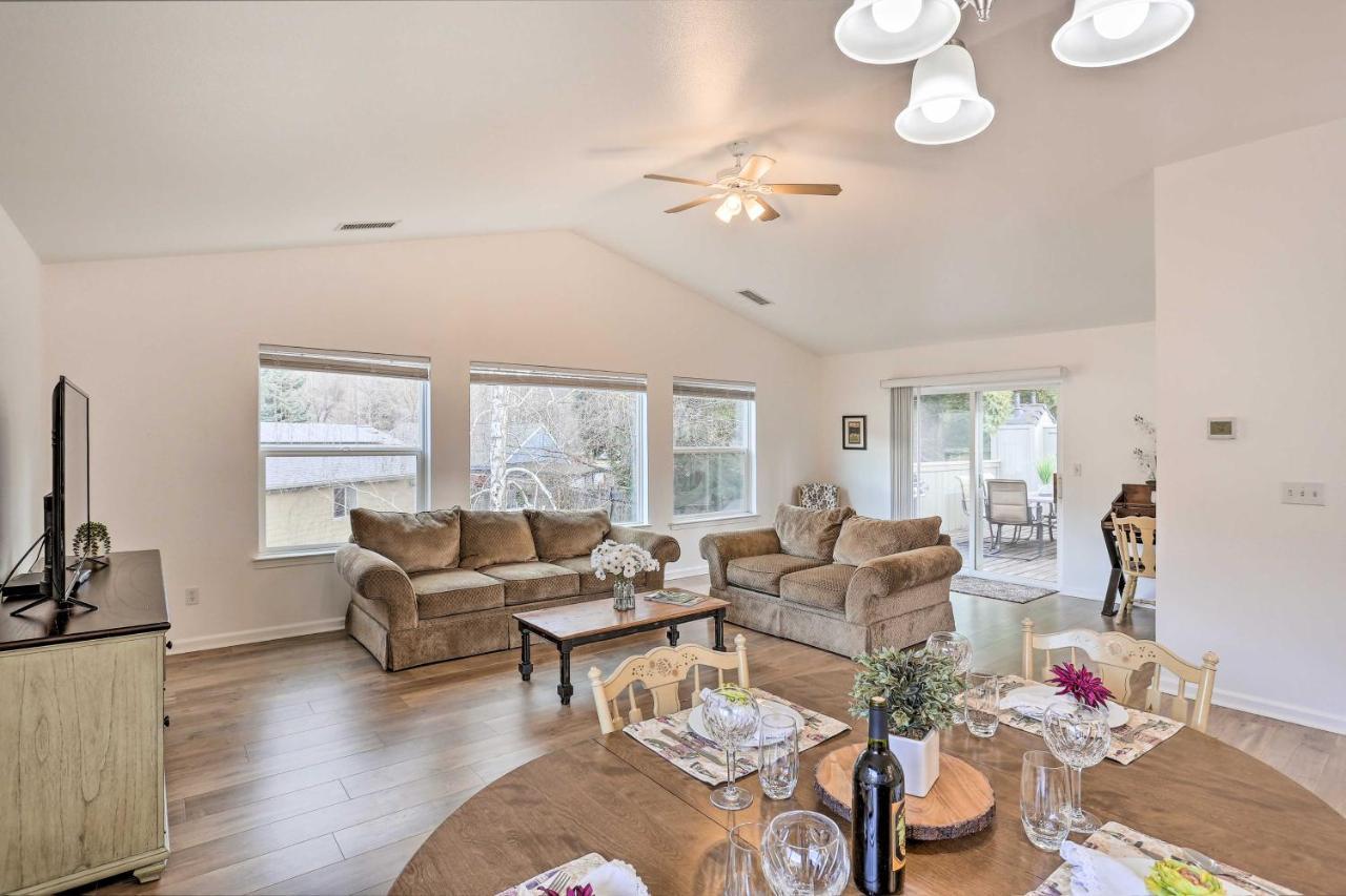 Mount Shasta Escape With Balcony About Walk To Dtwn Villa Eksteriør bilde